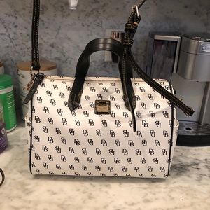 Dooney and Bourke White NEW NEVER USED Tote